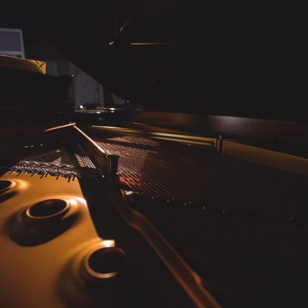 Close up piano instrument 600x600