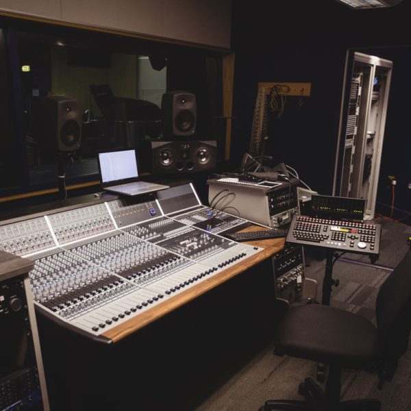 Sound mixer studio1000 600x600